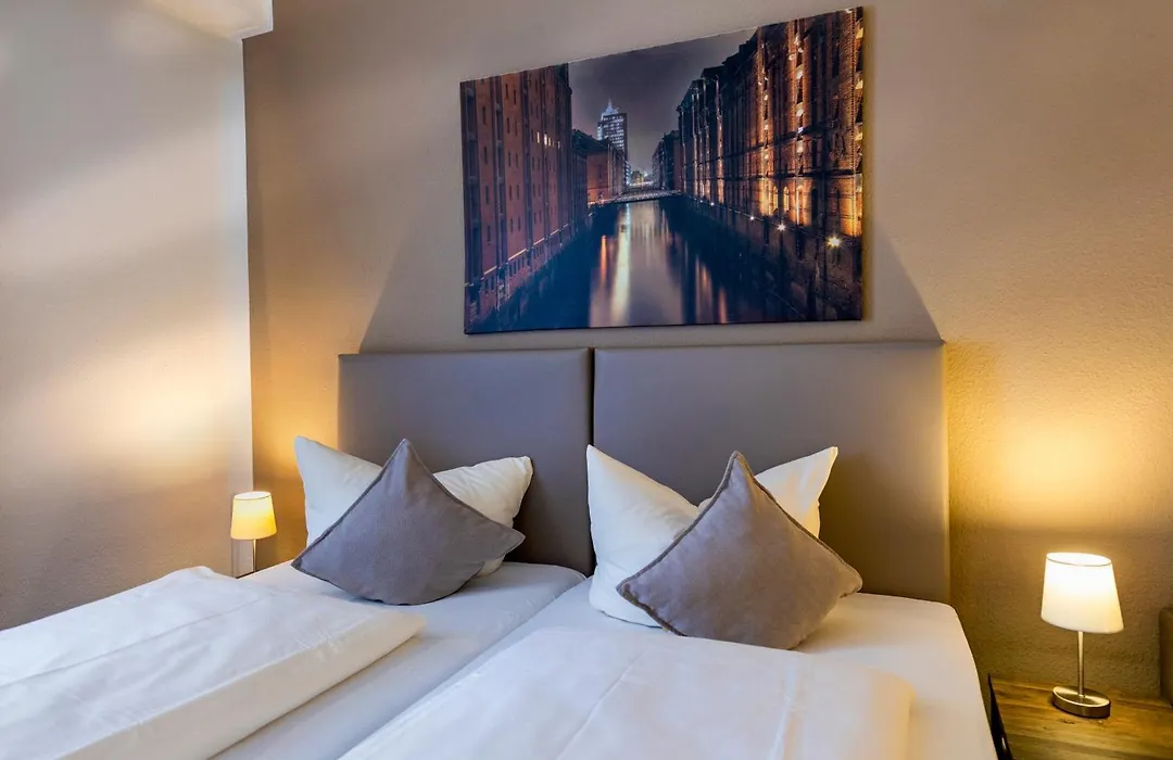 Auto-Parkhotel Hamburg St Pauli-1